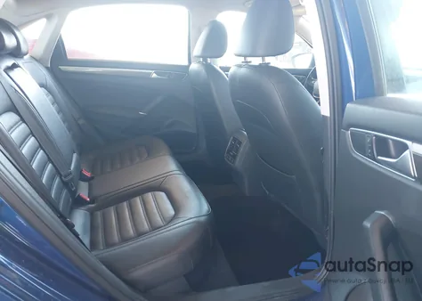 2016 Volkswagen Passat V6 Sel Premium z USA, uszkodzony, nr VIN 1VWCM7A38GC015810